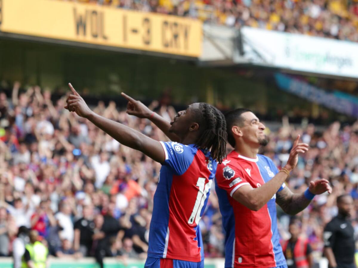 Oliver Glasner elogia a Daniel Muñoz en el Crystal Palace