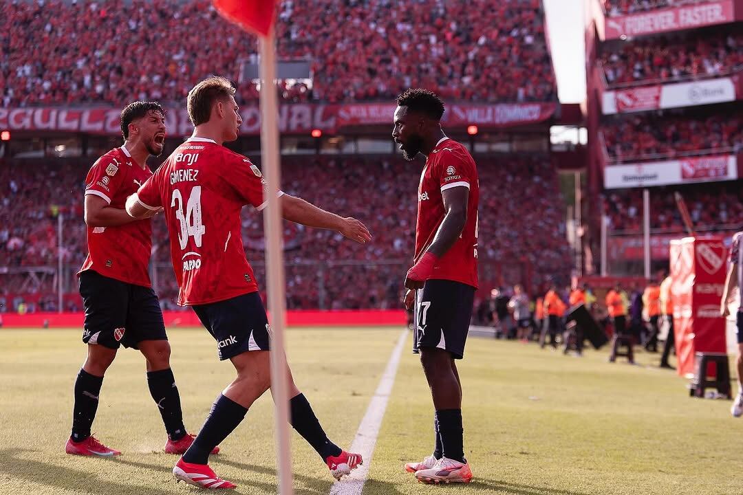 Alvaro Angulo con el CA Independiente/ @Independiente