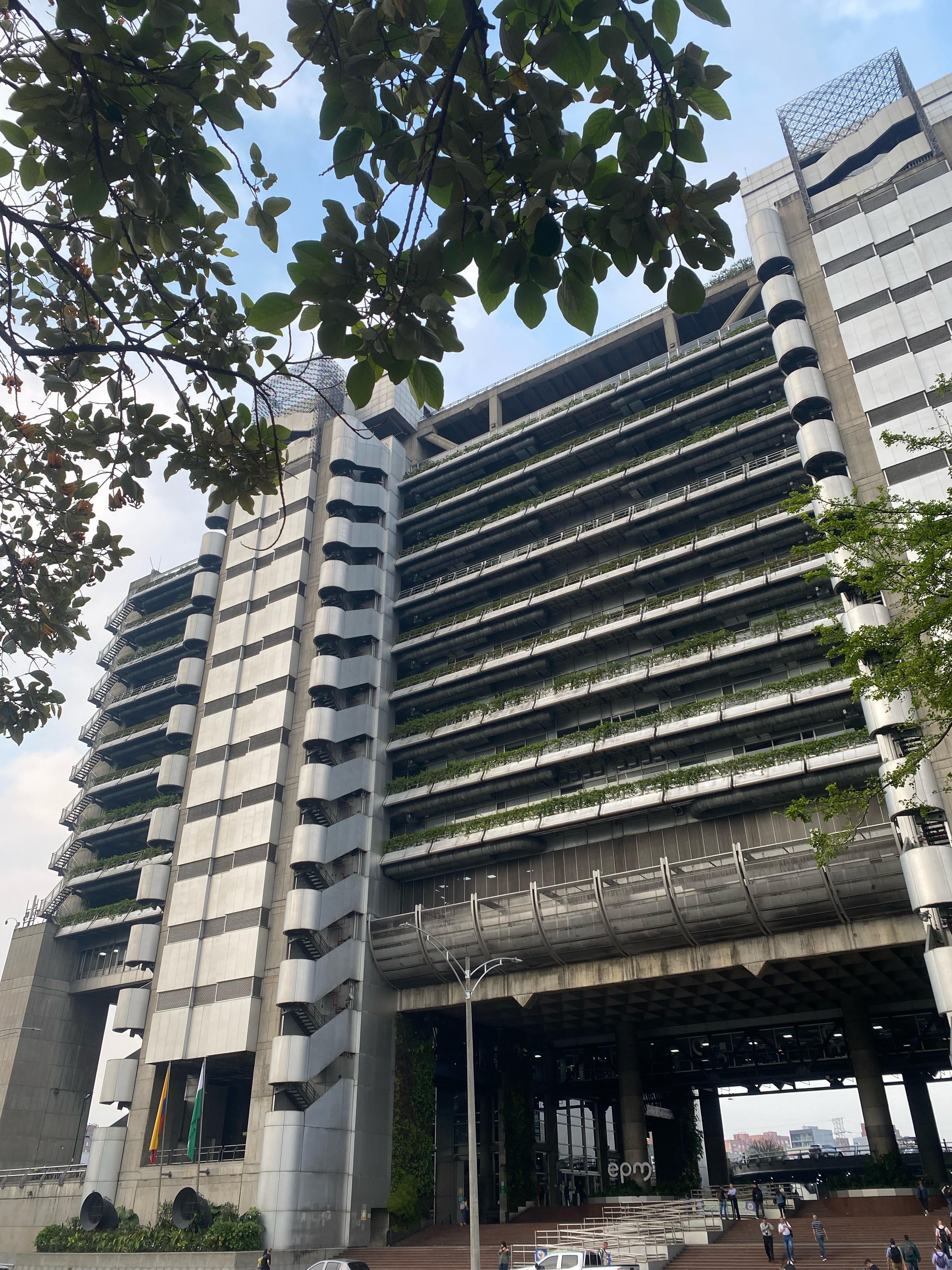 Edificio de EPM en Medellín. Foto: Caracol Radio.