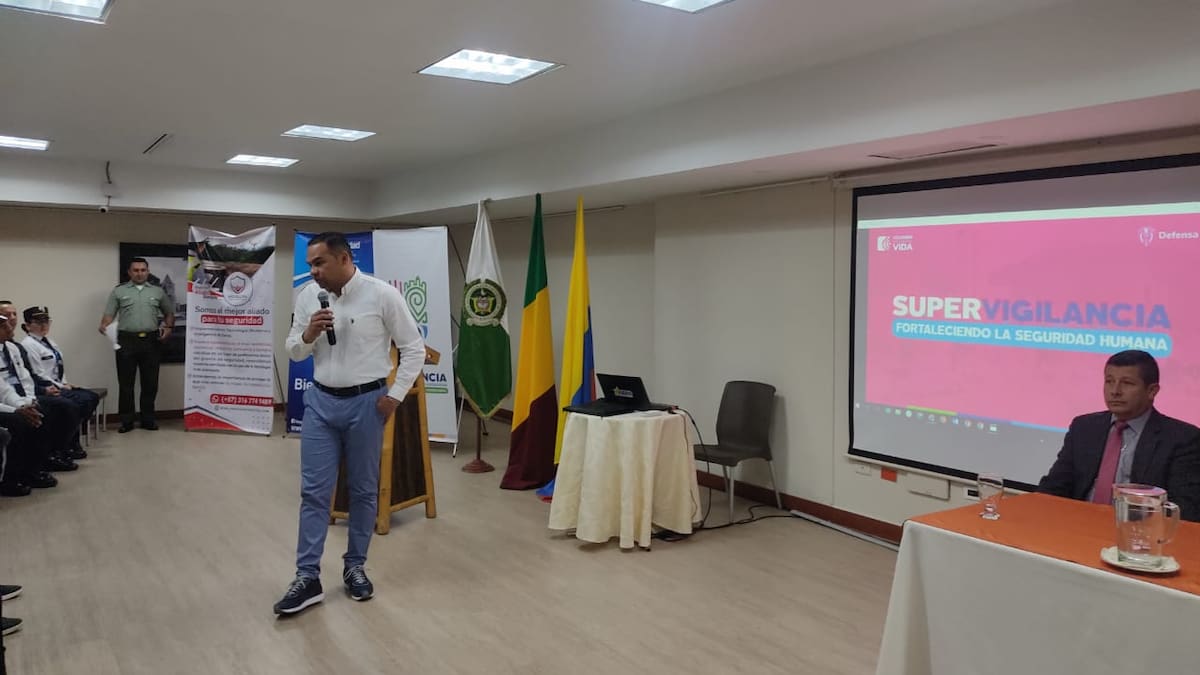 Superintendente de vigilancia y seguridad privada, Alfonso Manzur