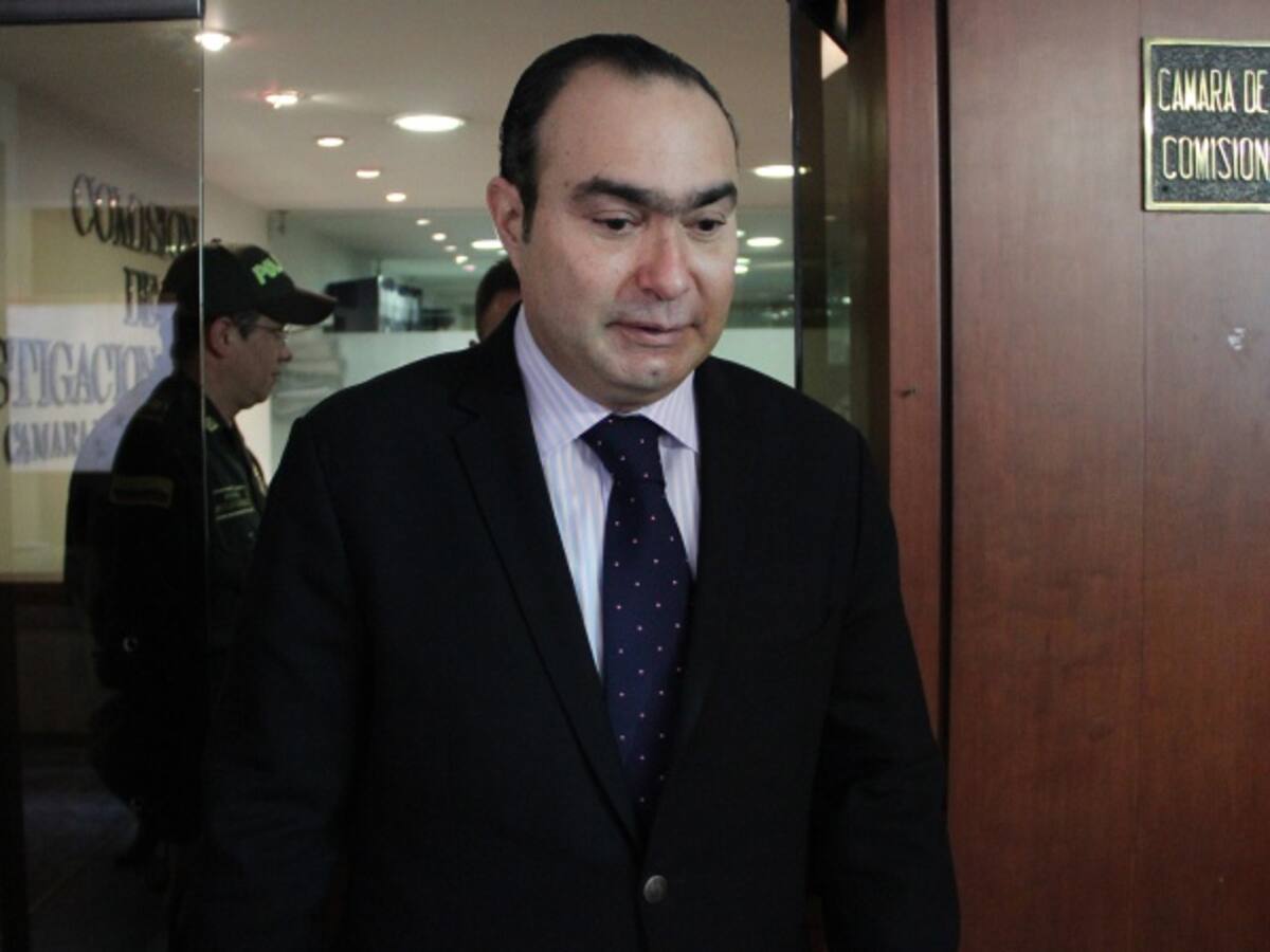 ¿Por qué el magistrado Pretelt no ha sido apartado de su cargo?