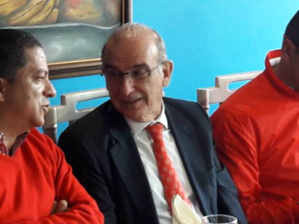 "En Colombia hay ricos que tributan menos que un asalariado", Humberto De La Calle