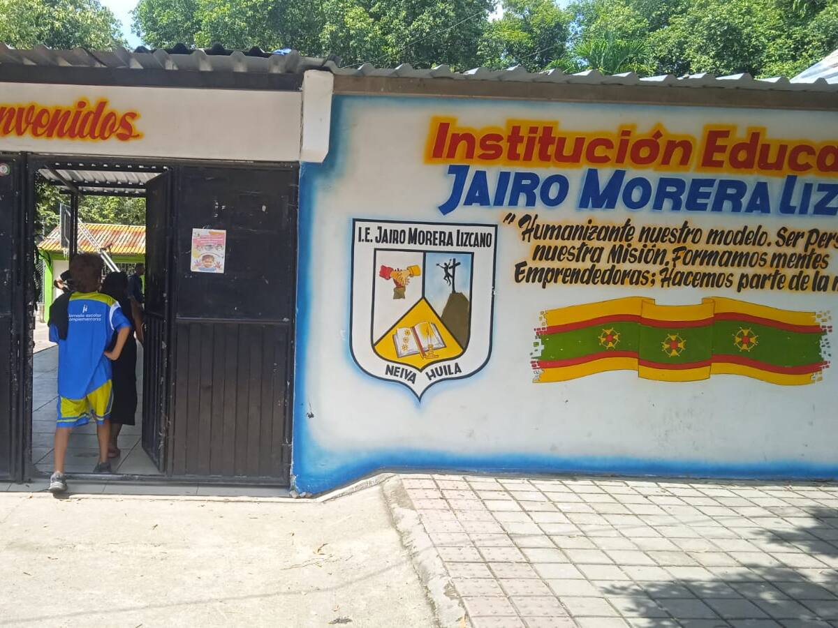 Estudiantes del Colegio Jairo Morera Lizcano se Declaran en Paro por Falta de Apoyo Oficial