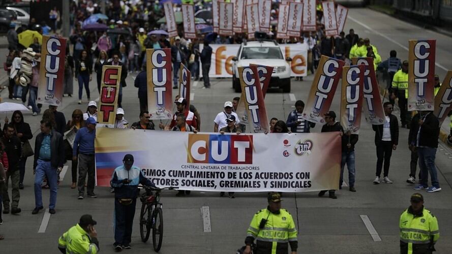 "Desde hace muchos años sabemos que no necesitamos permisos para hacer las marchas": Fabio Arias, fiscal general de la CUT. Foto: Colprensa / SERGIO ACERO