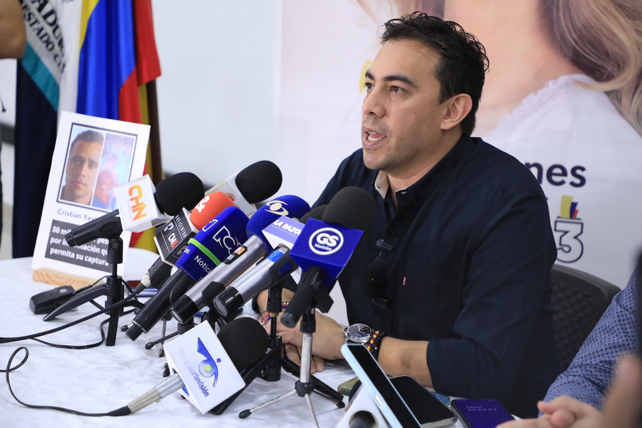Alexander Vega, registrador nacional, en rueda de prensa en Montería.