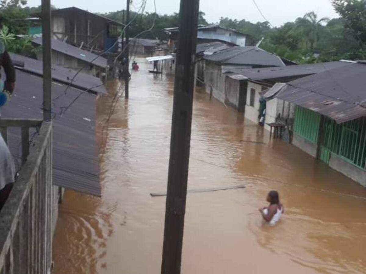 Lluvias y desbordamientos generan inundaciones en Chocó