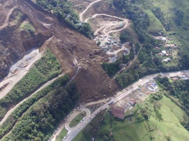 Diez días de duelo por derrumbe en vía Medellín-Bogotá decretaron en Copacabana
