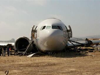 Una imagen que muestra la nariz del Boeing 777 del vuelo 214 de Asiana Airlines, en el aeropuerto de San Francisco (CAL, EE. UU. ). Foto: EFE.