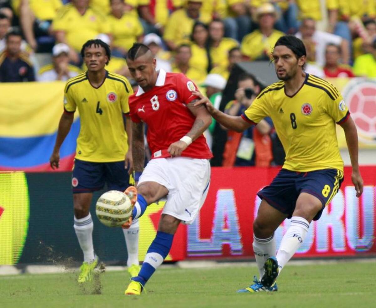 Los goles chilenos los marcaron Arturo Vidal y Alexis Sánchez (2). Teófilo Gutiérrez y Falcao (2) remontaron y aseguraron el boleto a Brasil.