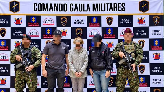 Capturada mujer en Rionegro por lavadoe activos para el Clan del Golfo - foto Cuarta Brigada