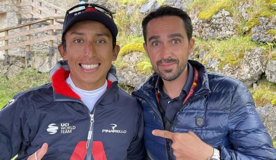 Alberto Contador y Egan Bernal comparten durante la pasada Vuelta a España.
