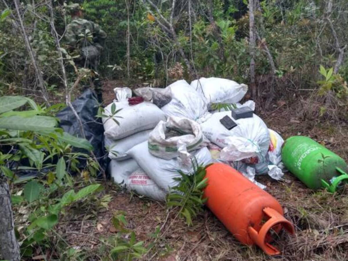 El Ejército destruyó depósito ilegal en el sur del Tolima