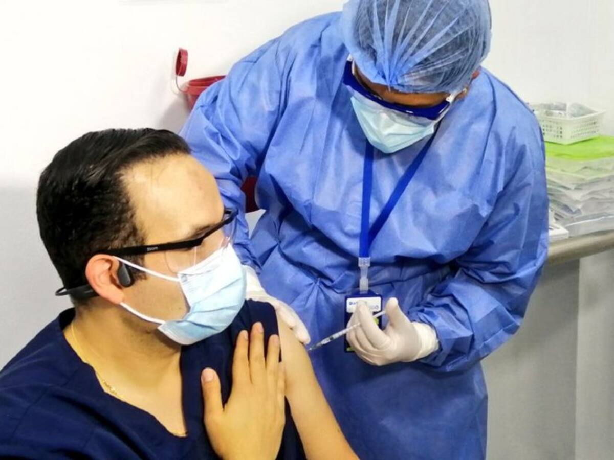 Nuevas vacunas para prácticantes y adultos en asilos y cárceles