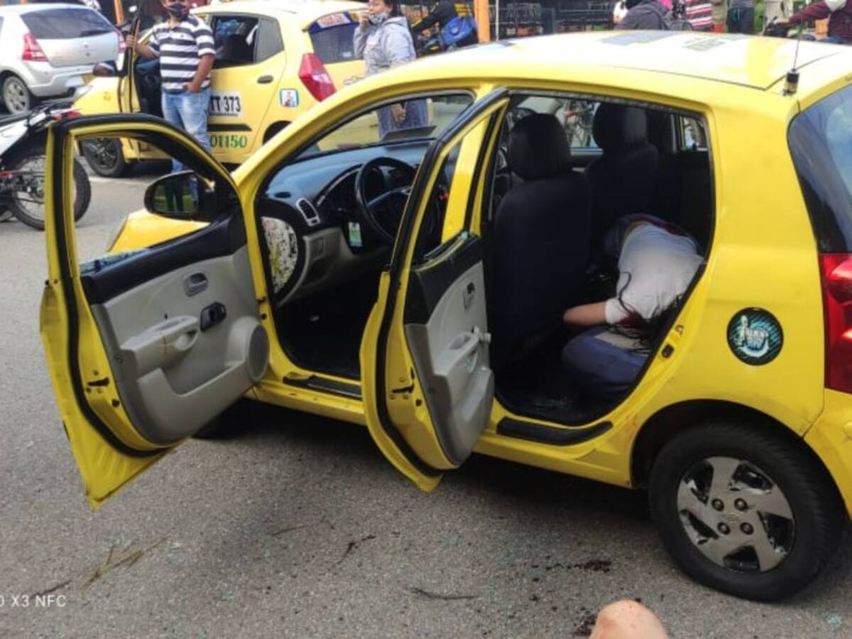 VIDEO: Sicarios atacaron a pasajeros de taxi