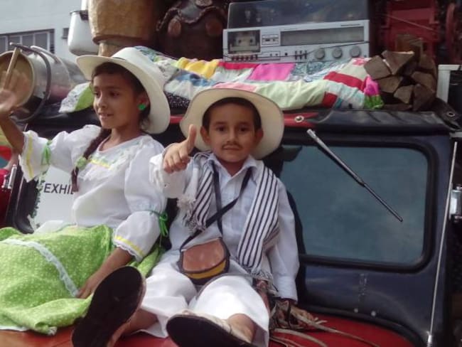 Los niños hicieron parte del desfile del Yipao