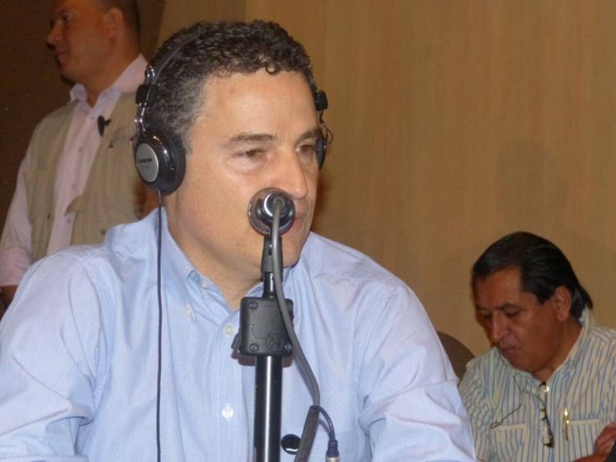 Darío Arizmendi y su equipo desde la ciudad más innovadora del mundo, mostrando lo mejor de Antioquia y sus gentes. Foto: Caracol Radio.