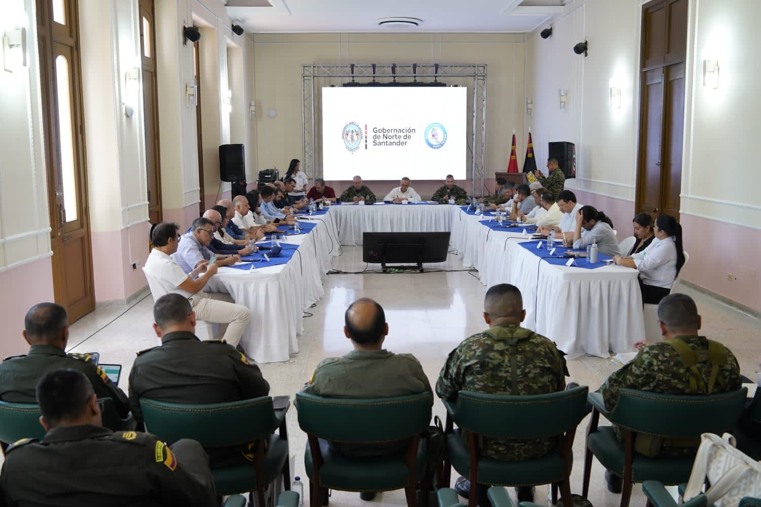 Autoridades y gremios económicos de Norte de Santander (Foto/Gobernación)