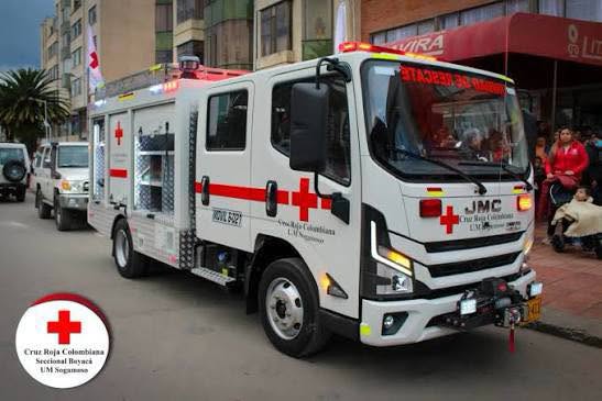 El equipo de la Cruz Roja se desplaza hacia el Eje Cafetero para atender la emergencia y contribuir al rescate de personas atrapadas.