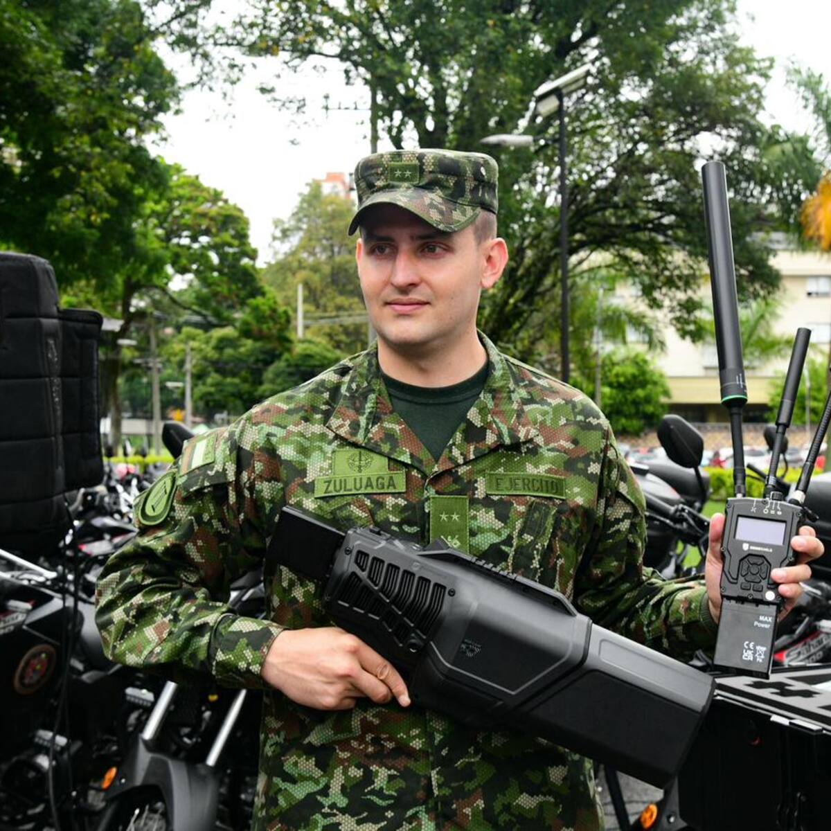 Gobernación de Antioquia entrega antidrones a las FFMM con recursos de la tasa de seguridad