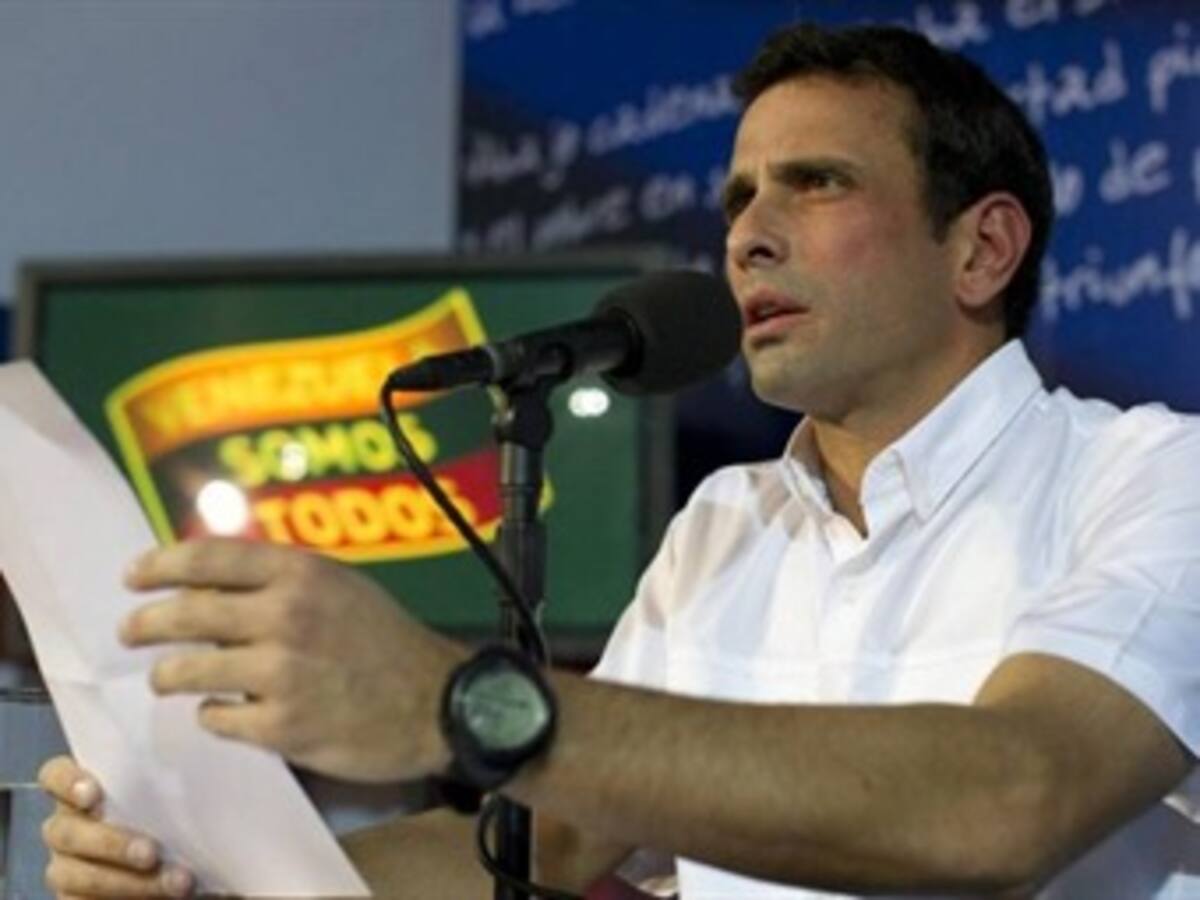 Capriles ataca a Maduro por acusar al expresidente Uribe y al canciller peruano