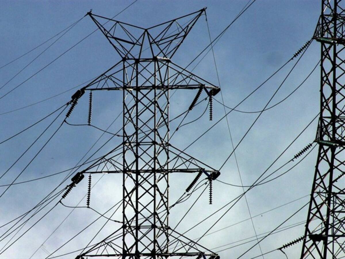 Gobierno aumentará importación de energía de Ecuador la próxima semana