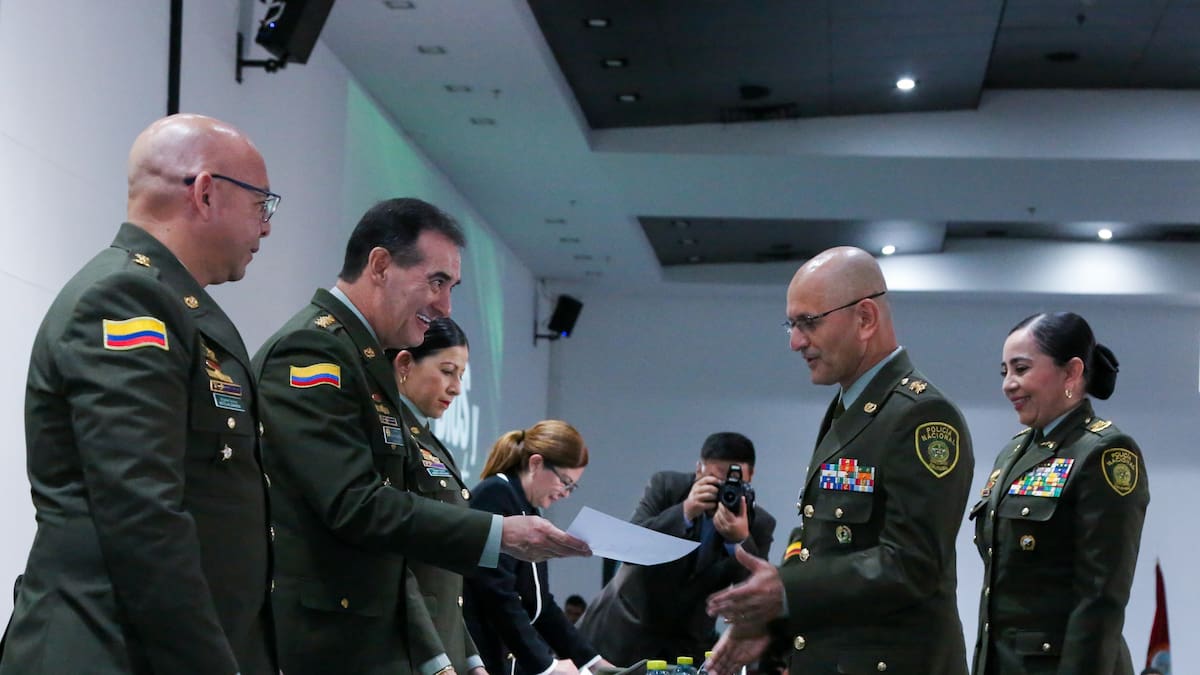 Más de 11 mil policías se certificaron en nivel A1 en ingles