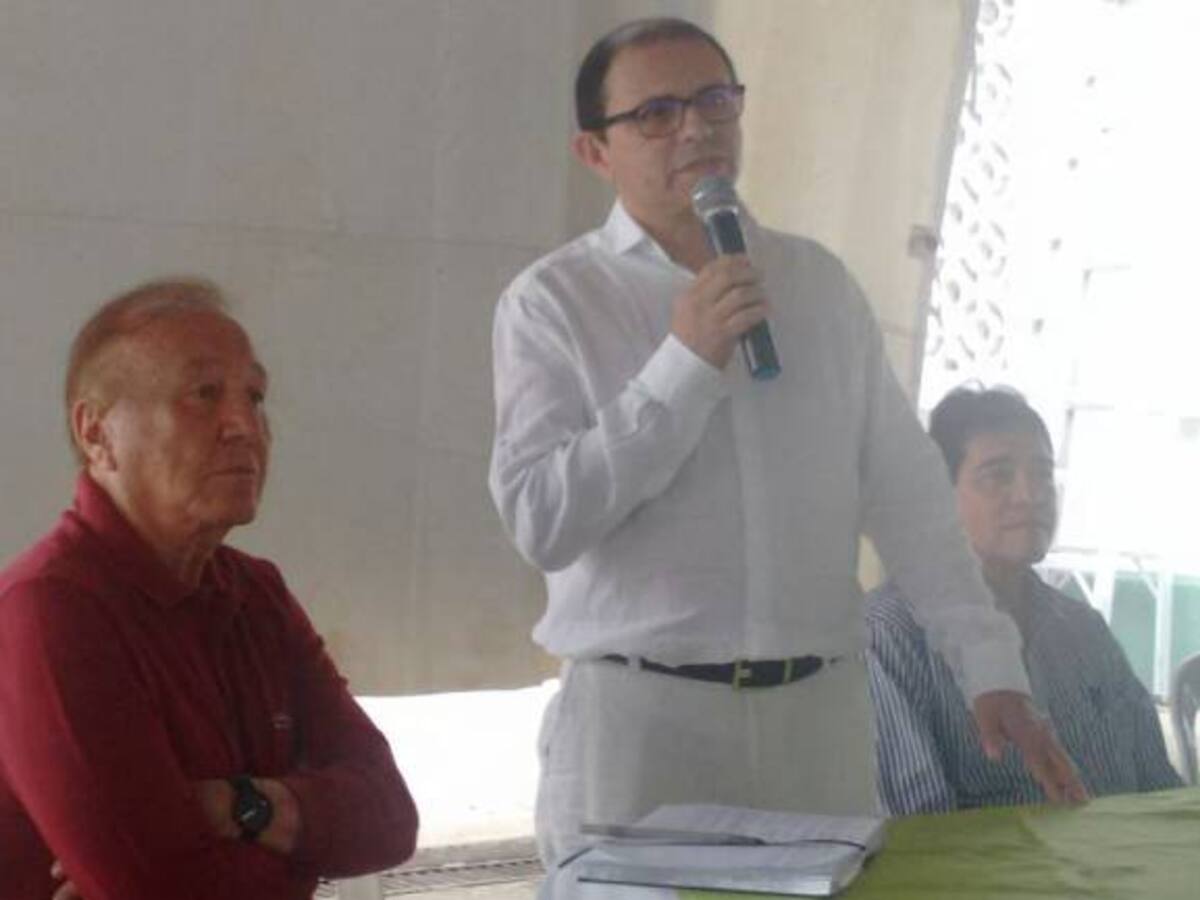 Alcalde plantea cobro de sobretasa al agua