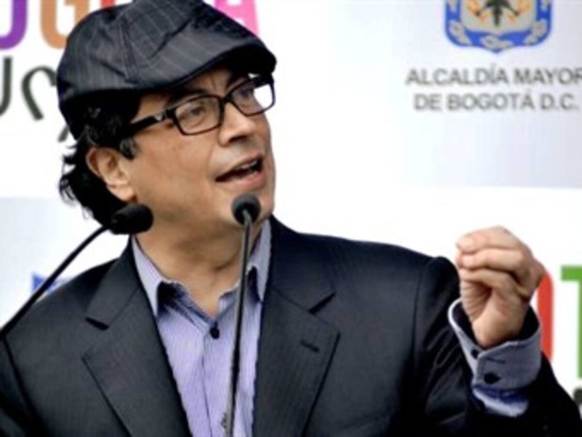 Dueño de Claro tiene que saber que las leyes se respetan: Petro