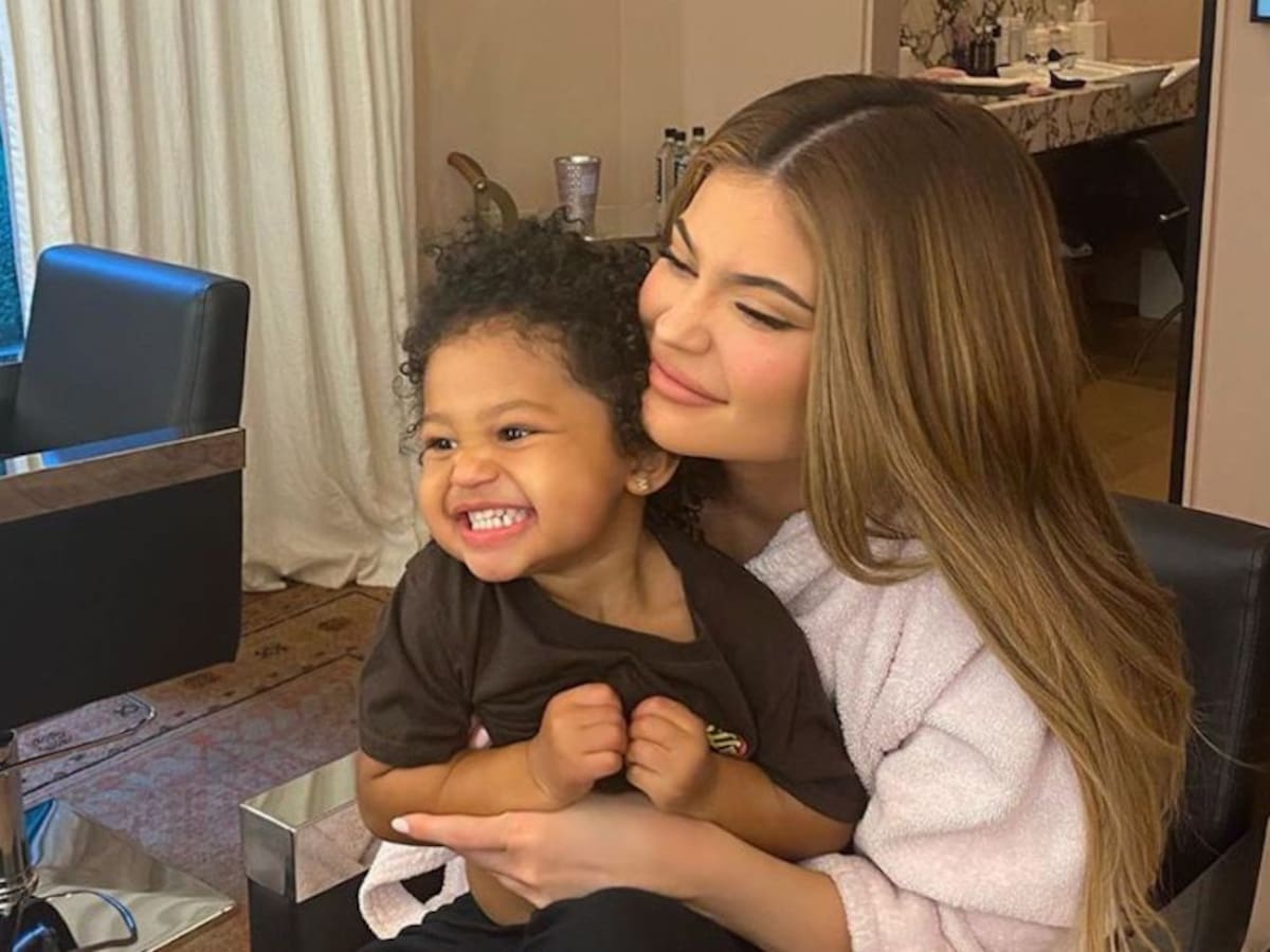 Kylie Jenner pone a prueba la paciencia de su hija con divertido reto