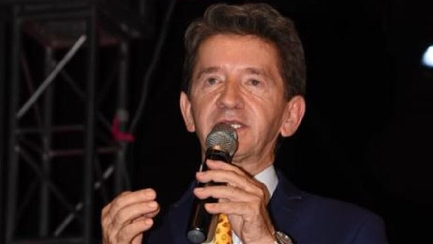 Gobernador Luis Pérez. Foto: @Luis_Perez_G