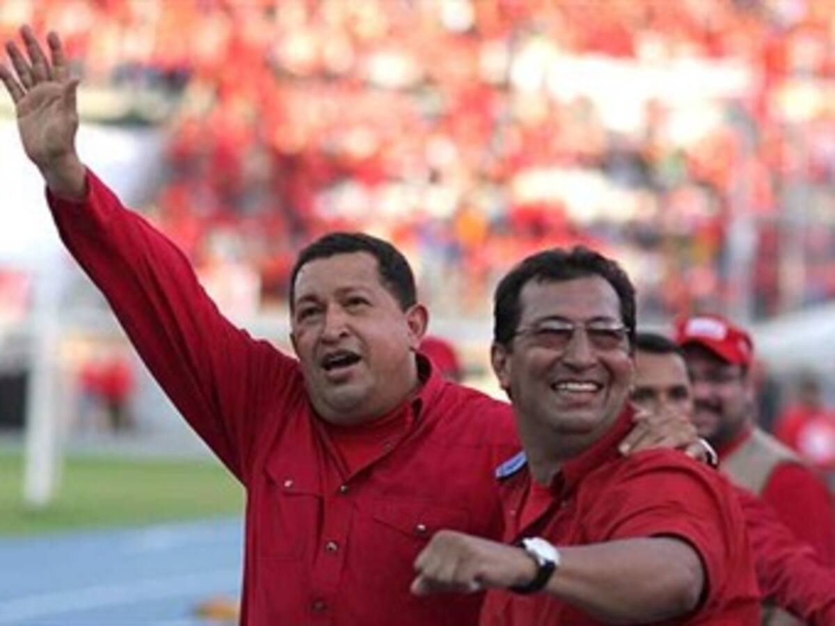 Hermano de Hugo Chávez niega que esté en coma y estén pensando desconectarlo