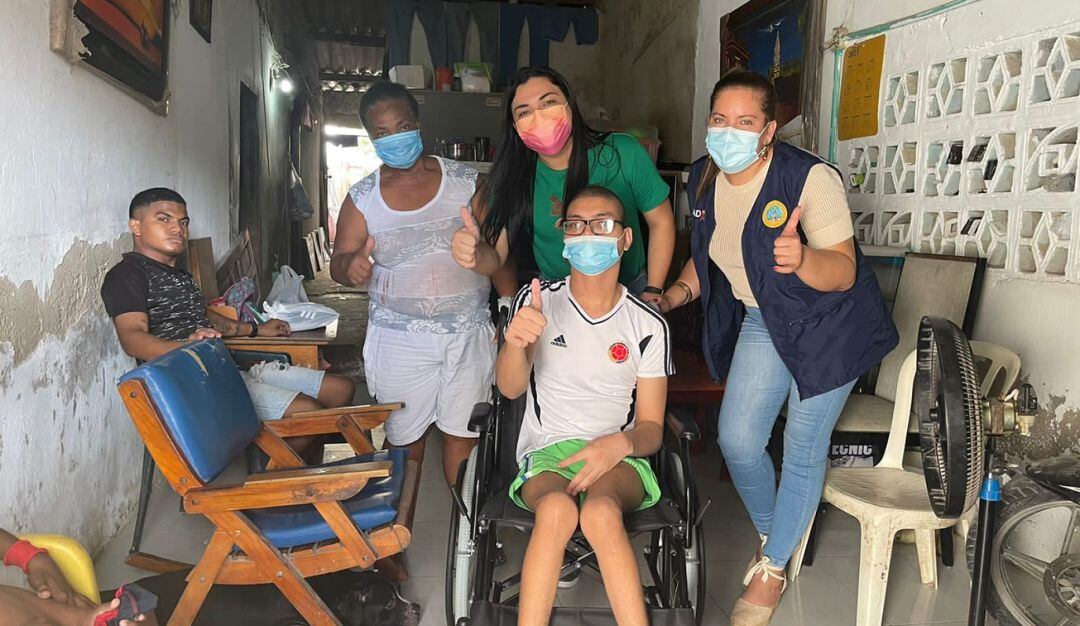 Hasta el momento se han entregado 51 sillas a personas con movilidad reducida.