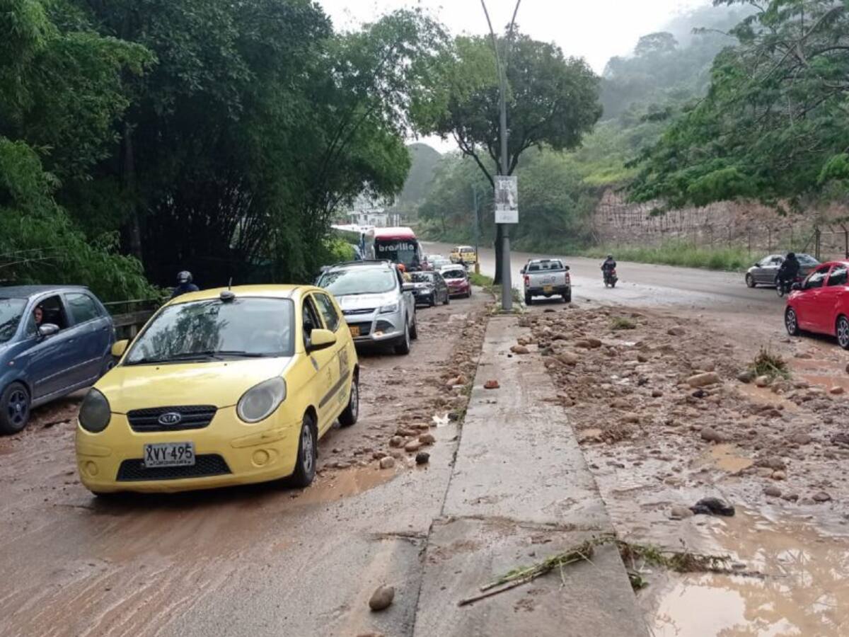 VIDEO: Problemas de movilidad por deslizamiento en el puente El Bueno