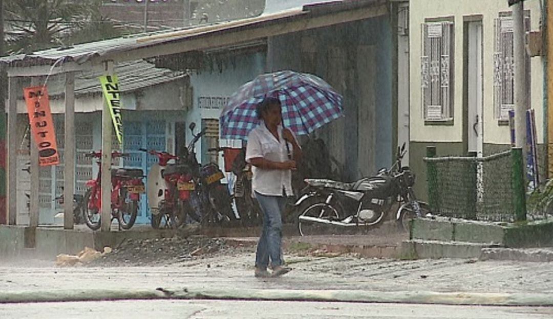 Debido a las fuertes lluvias se encuentran por fuera de servicios varios circuitos de energía en Cali.