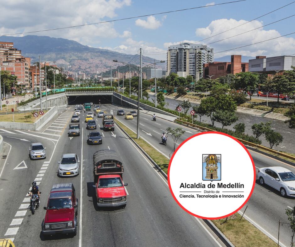Vía en Medellín y logo Alcaldía de Medellín (Getty Images)