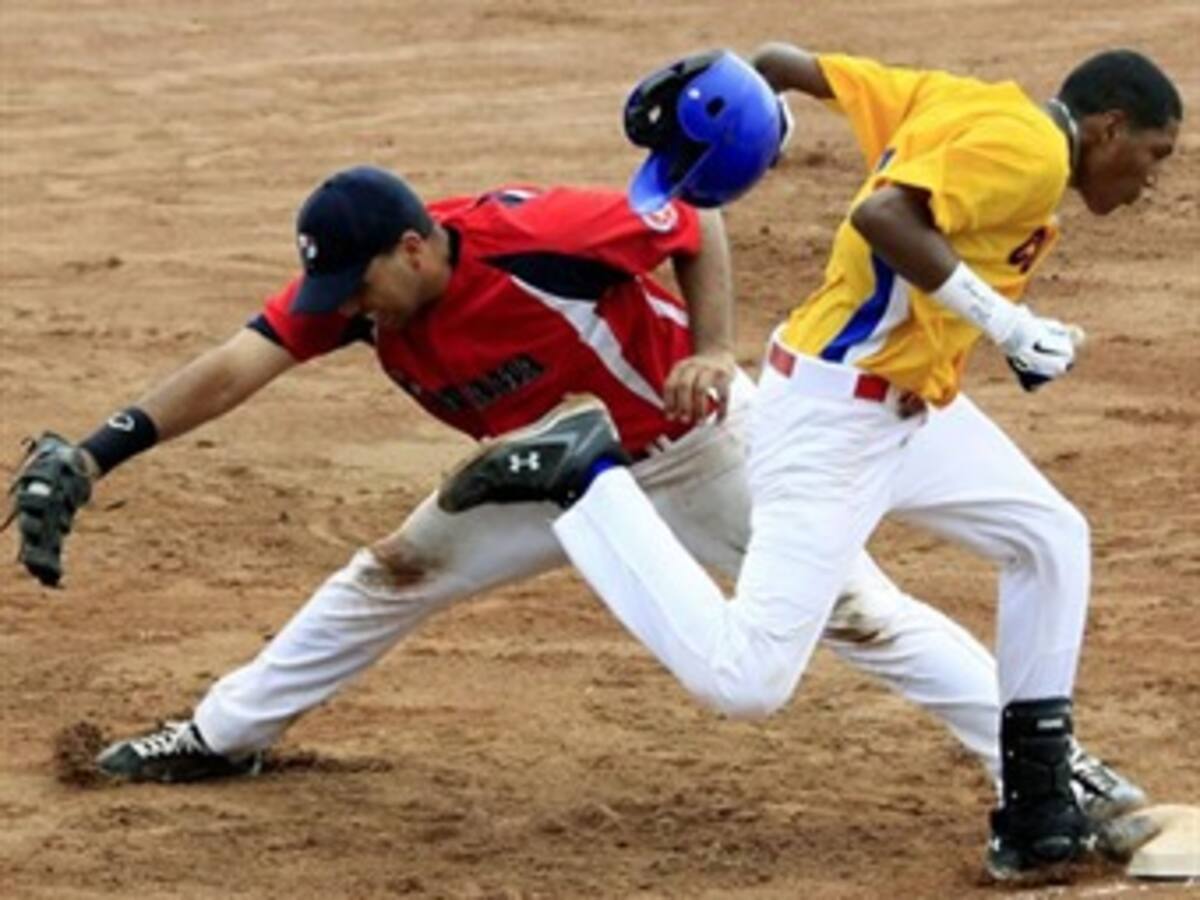 Dos peloteros colombianos debutan en la ronda final de la Liga de Béisbol de Puerto Rico