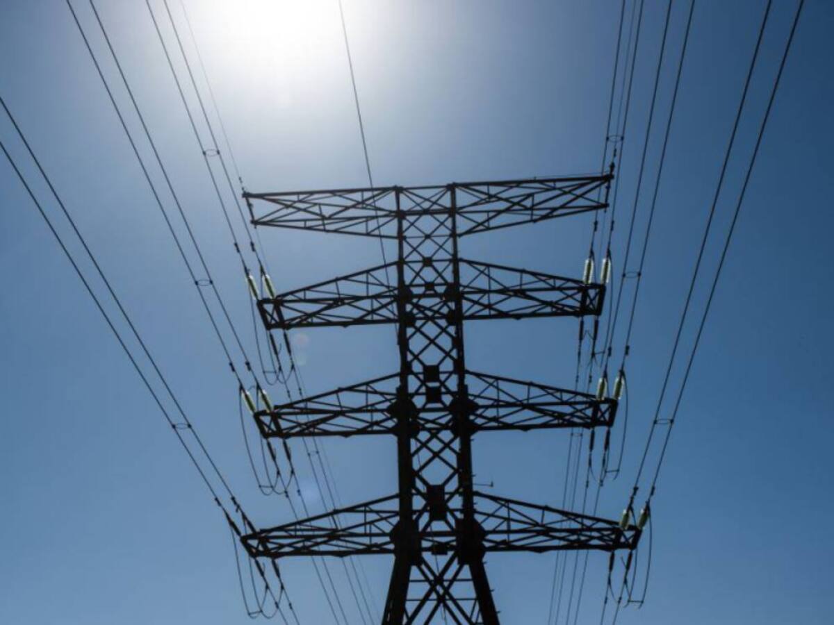 Avanzan los trabajos para restablecer servicio de energía en el Cesar