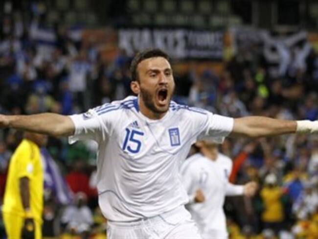 Grecia vence 2-1 a Nigeria y sigue viva en el grupo B