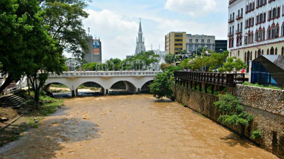 Dagma explica que las aguas negras en el Río Cali es un fenómeno habitual