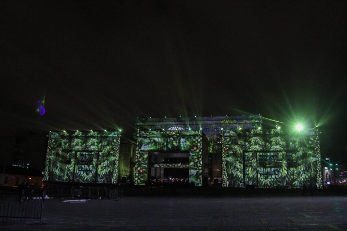 El Instituto Distrital de Turismo ha consolidado una agenda de más de 250 eventos culturales, deportivos y artísticos; cabe anotar que la fiesta de luces de Lyon no tiene impactos ambientales negativos.