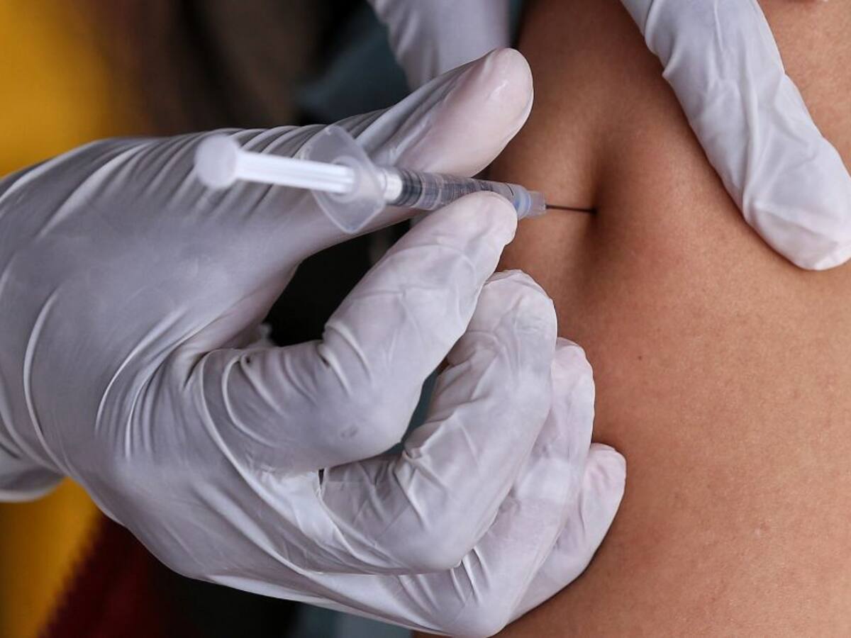 Colombia es el país con más contagios que no ha iniciado la vacunación