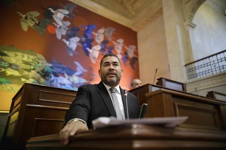 "Estamos convencidos de que el IVA, un impuesto regresivo, va en detrimento de los colombianos": Alejandro Carlos Chacón