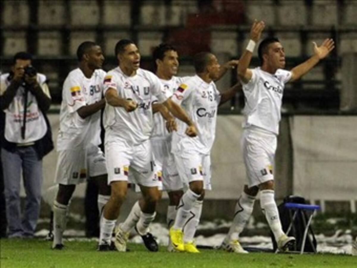 Once Caldas recibe a San Martín de Perú con la mira puesta en nuevo título