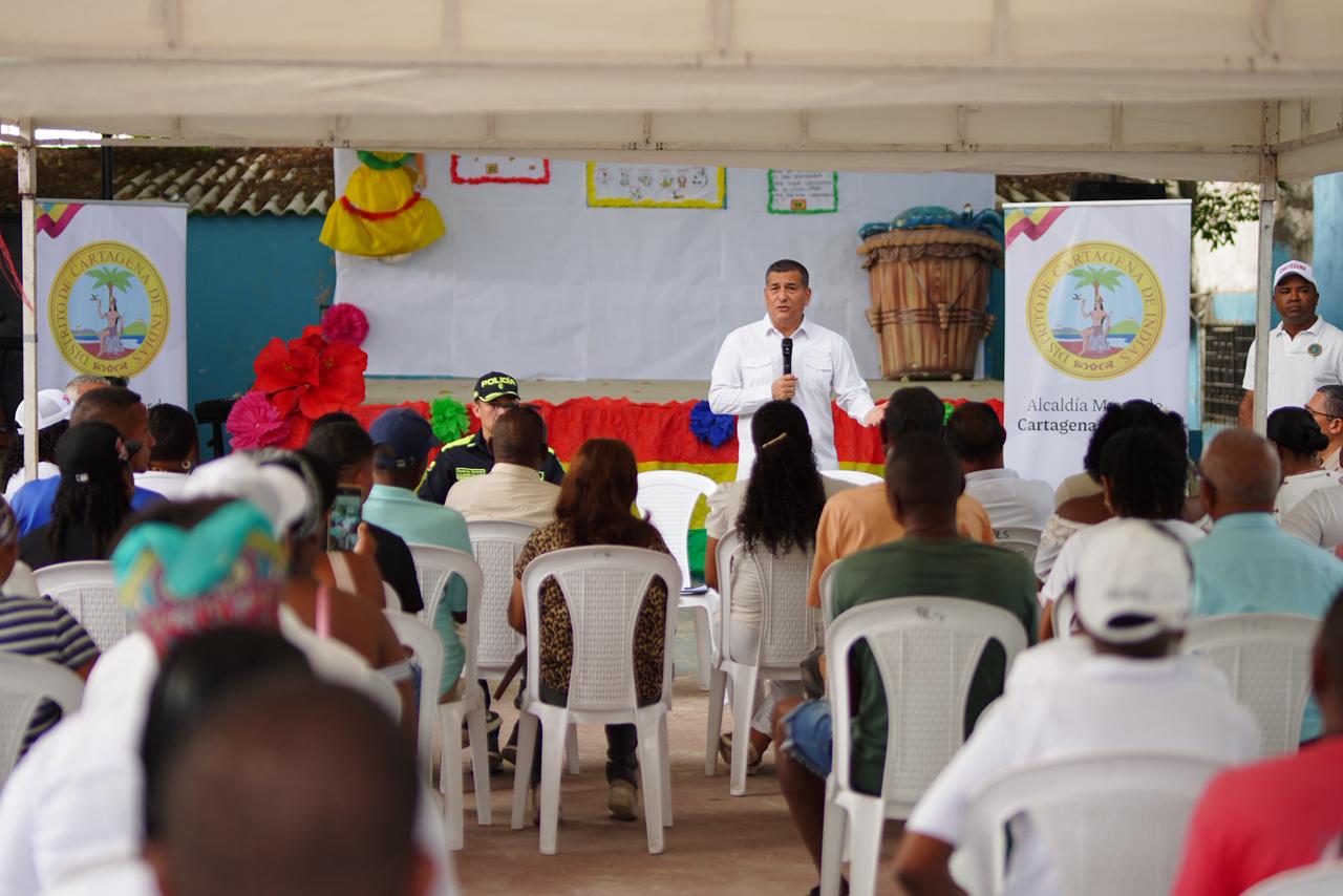 Alcalde Dumek Turbay prioriza solución al alcantarillado de Manzanillo del Mar