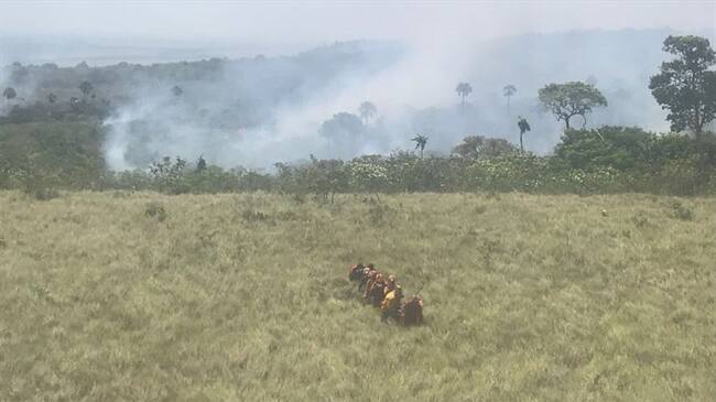 Preocupación por incendio en La Macarena que podría llegar a Caño Cristales. Foto: Fuerza Aérea