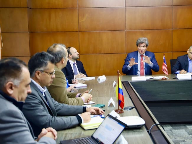 Reuniones del subsecretario de Estado para el Crecimiento Económico, Energía y Medioambiente, José W. Fernández, en Colombia.
(Foto: Twitter @State_E)