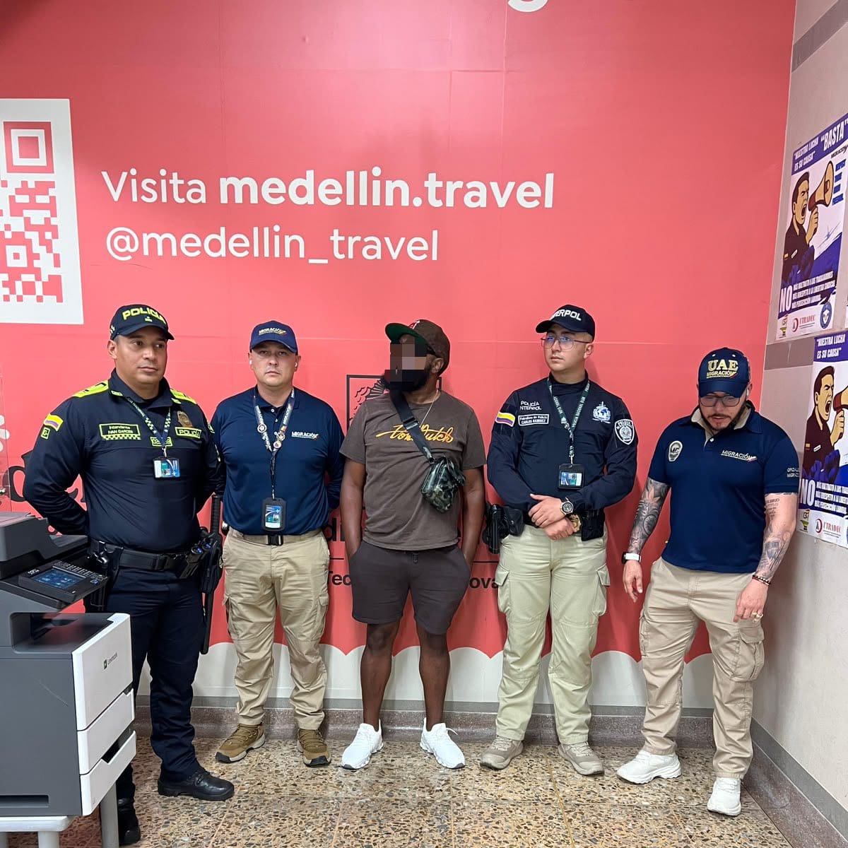 Inadmiten a extranjero creador de contenido que promocionaba fiestas de índole sexuales en Medellín