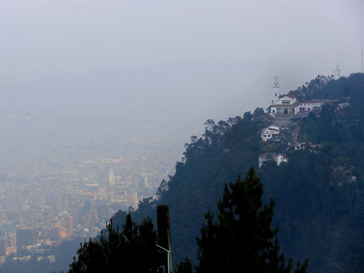 Se reabre el sendero de Monserrate, después de una semana de incendios en Bogotá