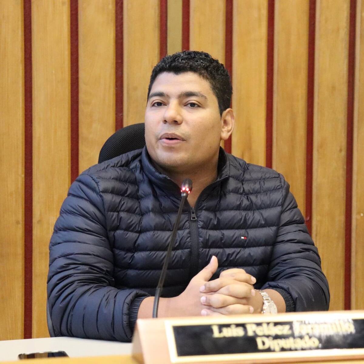 Diputado Luis Peláez dijo que gobernador está equivocado al decidir no ir a reunión de paz