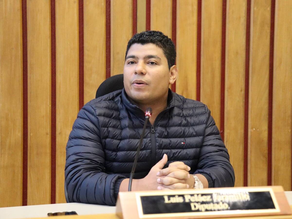 Diputado Luis Peláez dijo que gobernador está equivocado al decidir no ir a reunión de paz